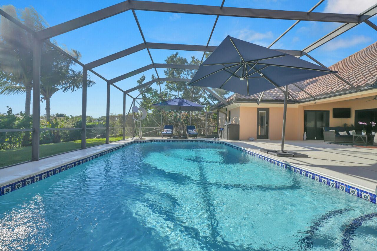 513 N Country Club Drive, Atlantis, FL 33462 Photo