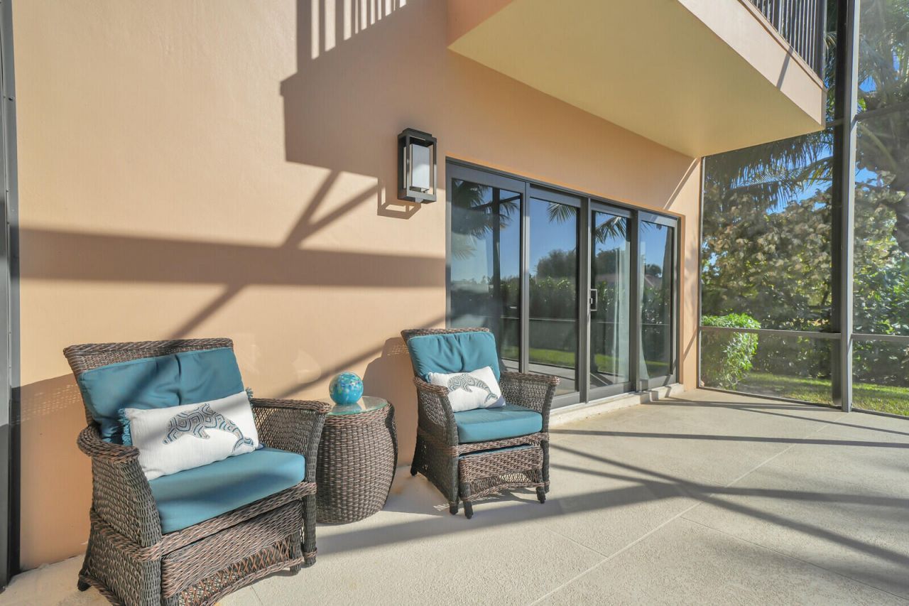 513 N Country Club Drive, Atlantis, FL 33462 Photo