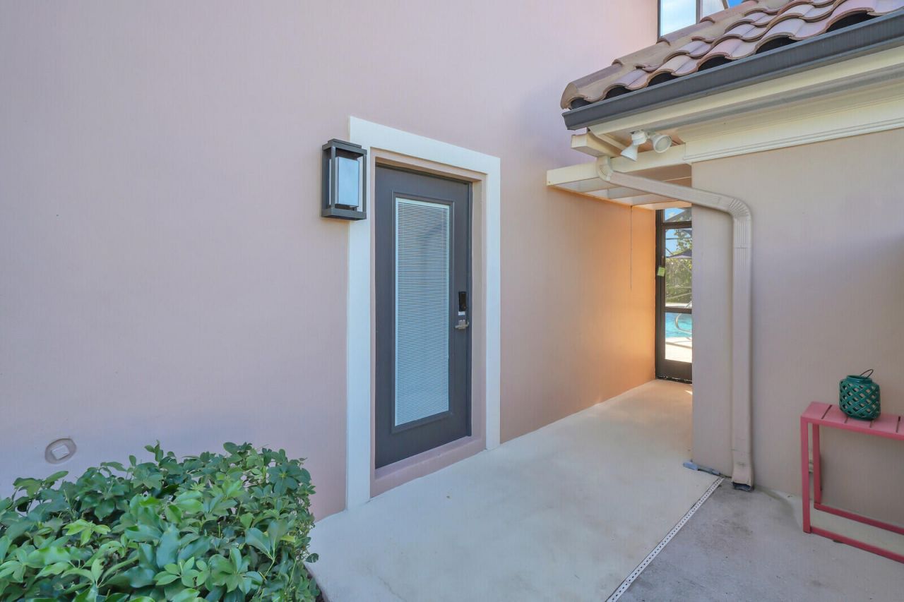 513 N Country Club Drive, Atlantis, FL 33462 Photo