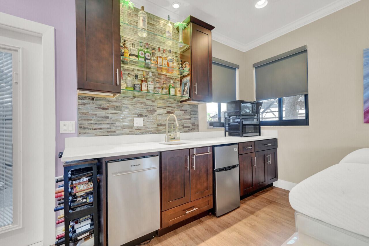 513 N Country Club Drive, Atlantis, FL 33462 Photo