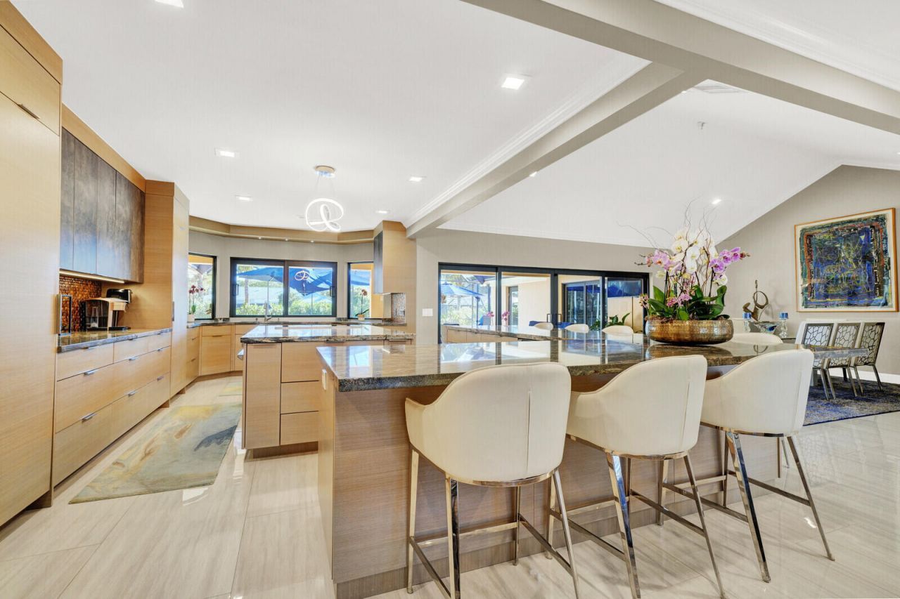 513 N Country Club Drive, Atlantis, FL 33462 Photo