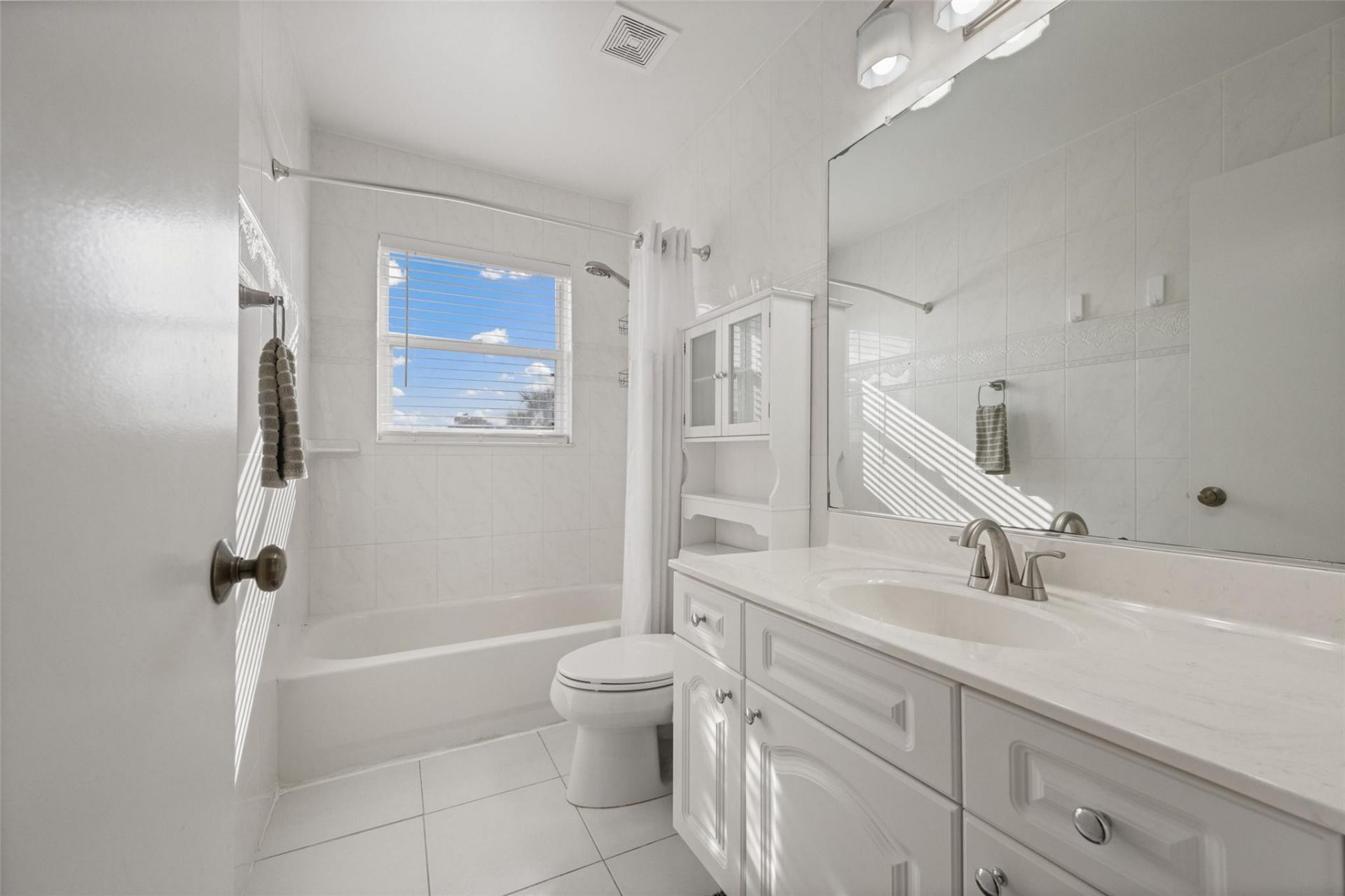 1628 S Club Dr, Wellington, FL 33414 Photo