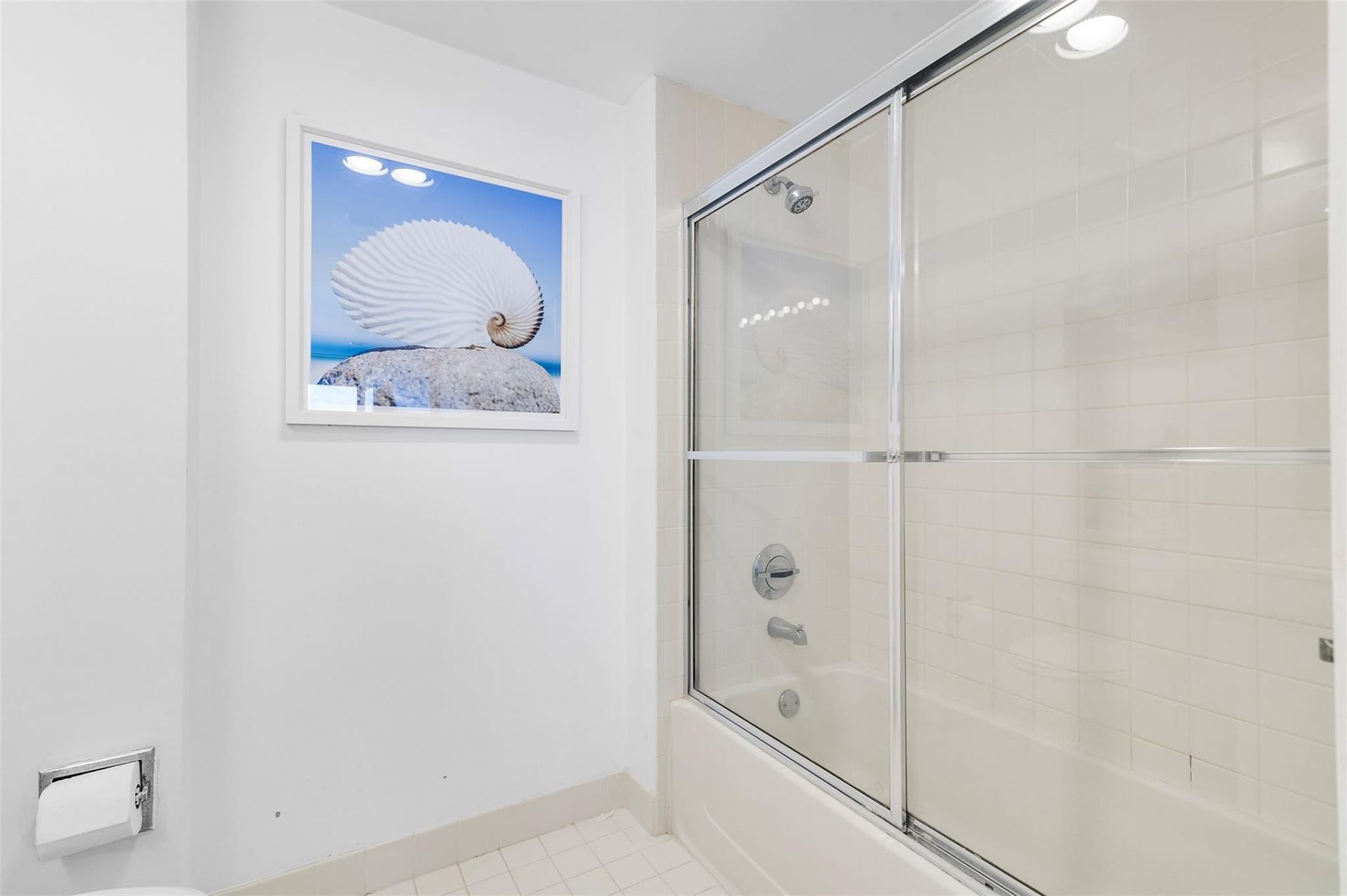 20185 E Country Club Drive, Unit 901, Miami, FL 33180 Photo