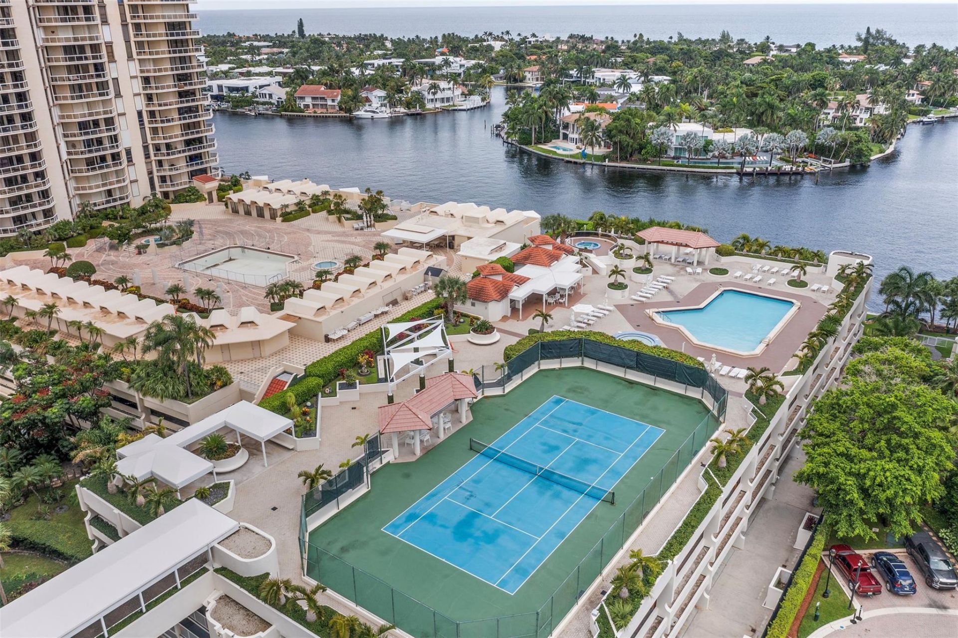 20185 E Country Club Drive, Unit 901, Miami, FL 33180 Photo
