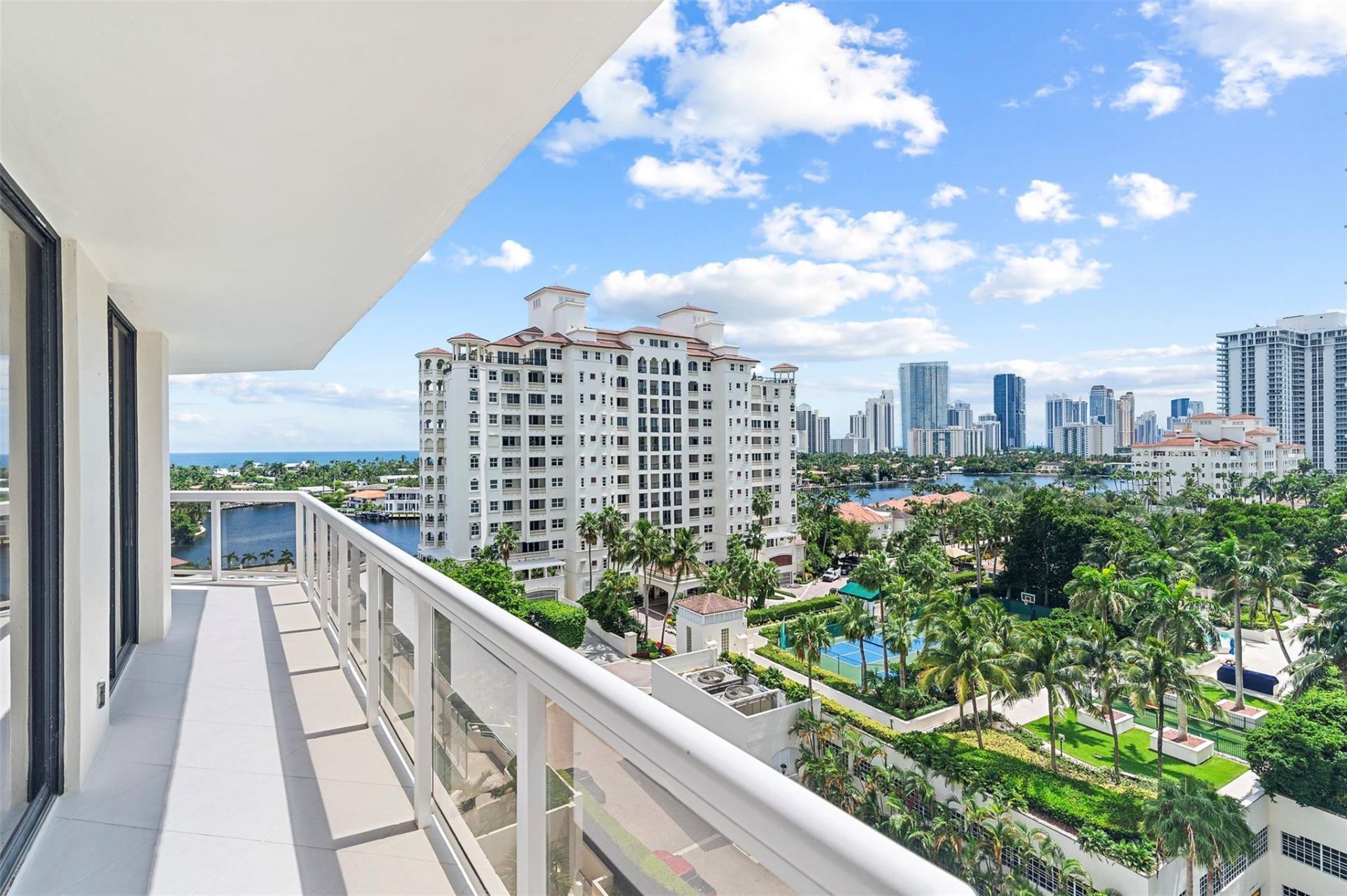 20185 E Country Club Drive, Unit 901, Miami, FL 33180 Photo