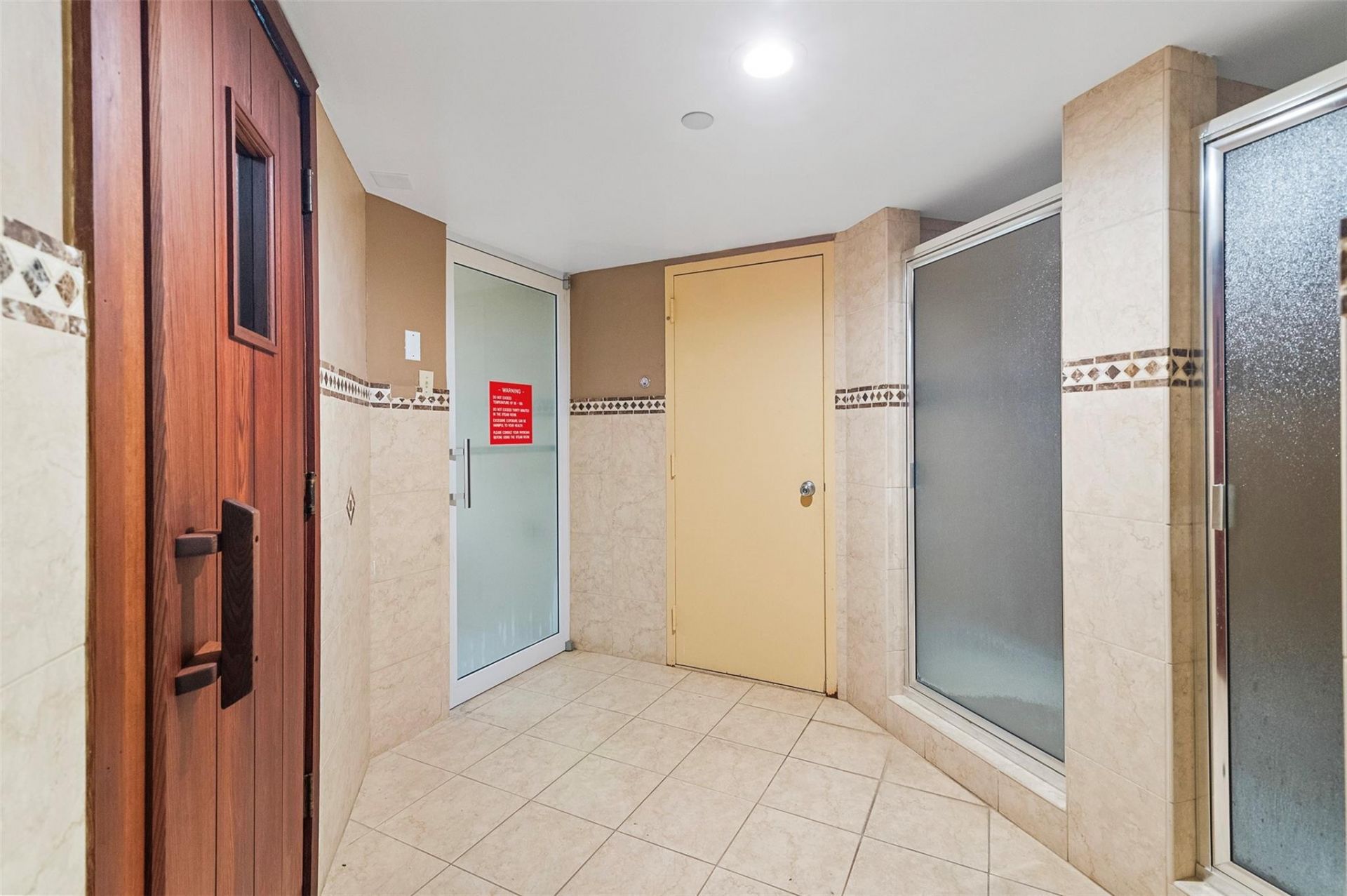 20185 E Country Club Drive, Unit 901, Miami, FL 33180 Photo