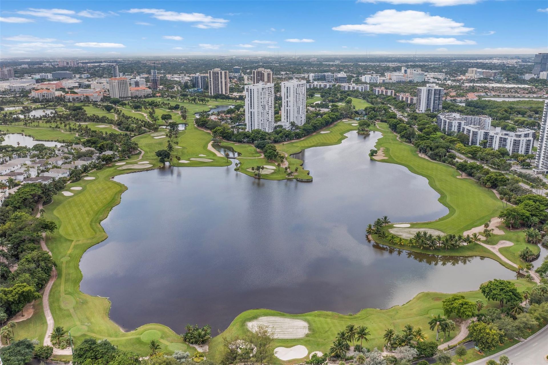 20185 E Country Club Drive, Unit 901, Miami, FL 33180 Photo