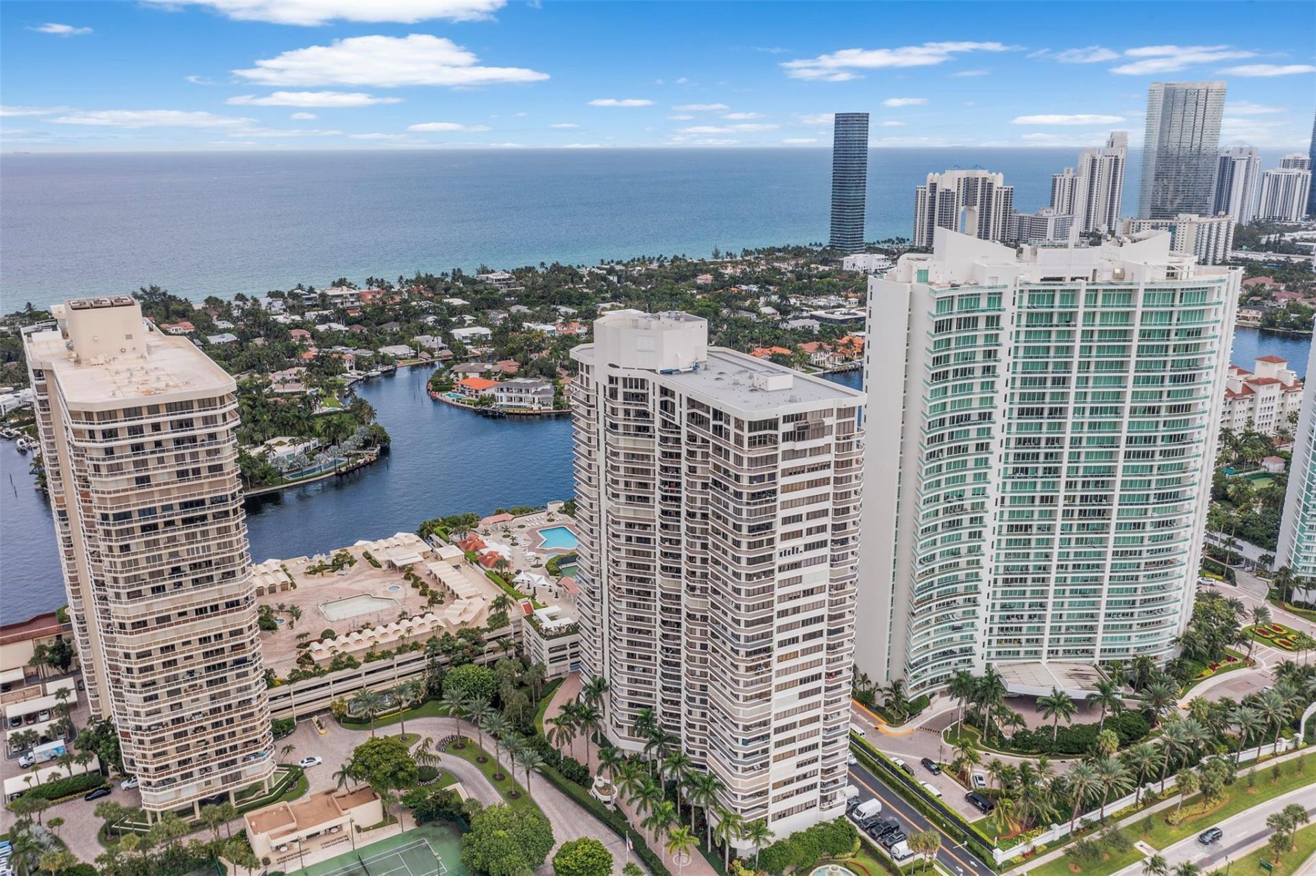 20185 E Country Club Drive, Unit 901, Miami, FL 33180 Photo