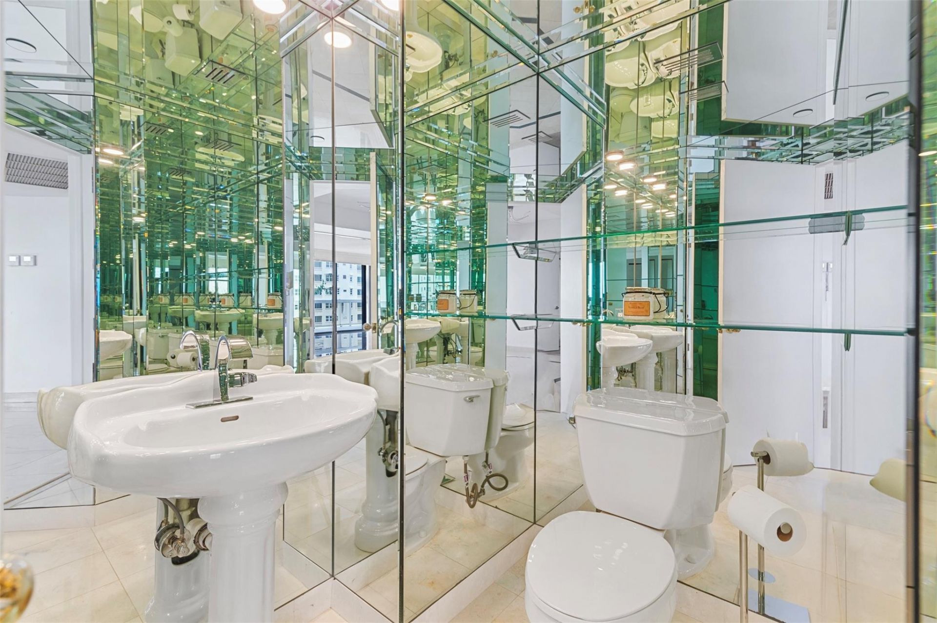 20185 E Country Club Drive, Unit 901, Miami, FL 33180 Photo