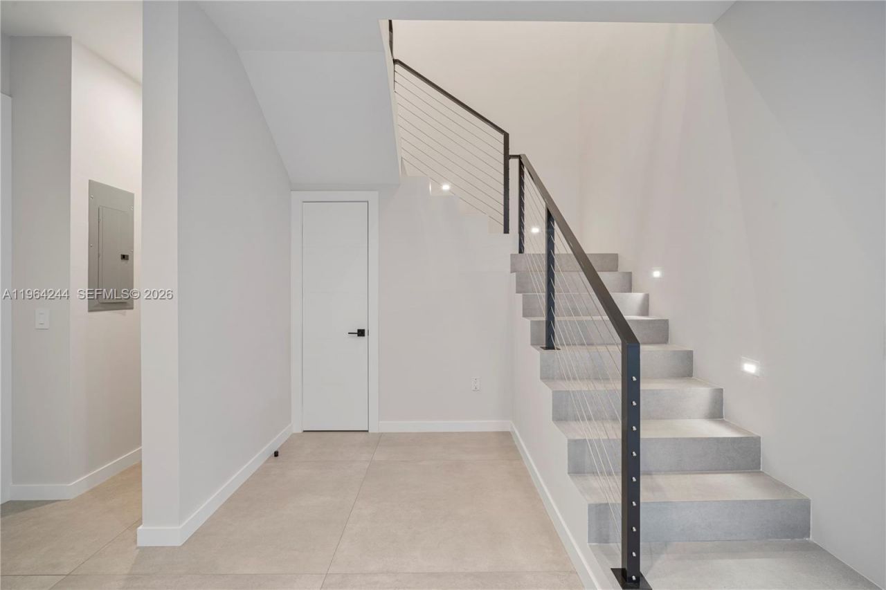 2962 W Trade Ave, Coconut Grove, FL 33133 Photo