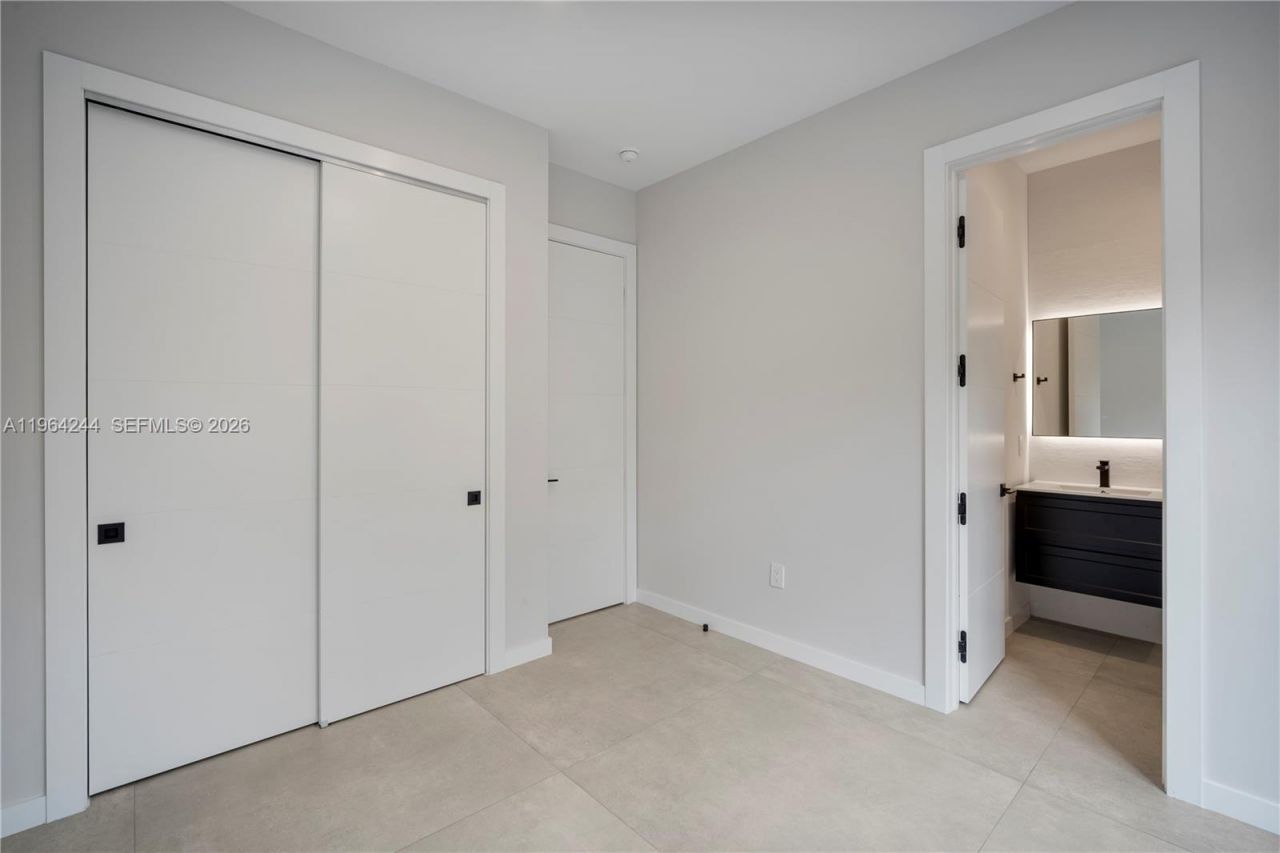 2962 W Trade Ave, Coconut Grove, FL 33133 Photo