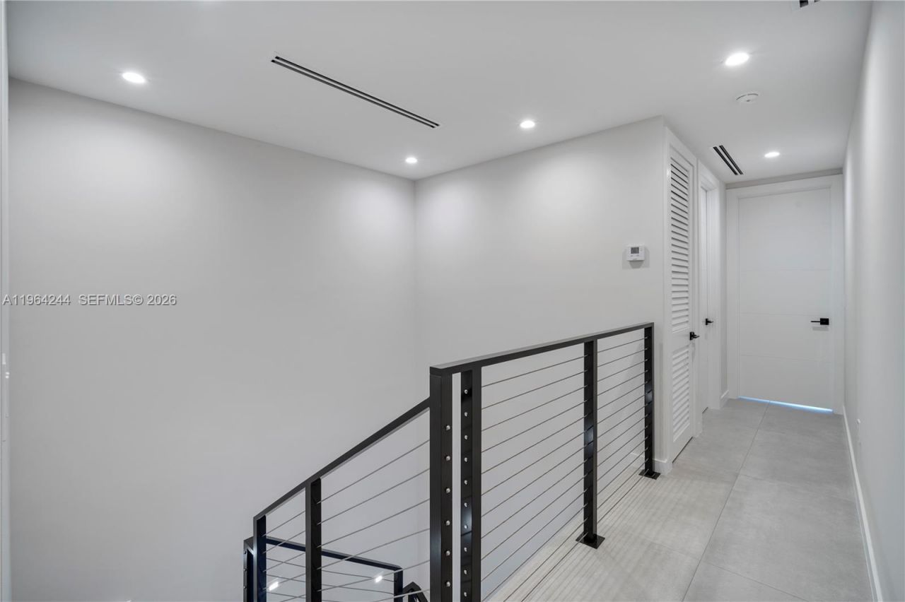 2962 W Trade Ave, Coconut Grove, FL 33133 Photo