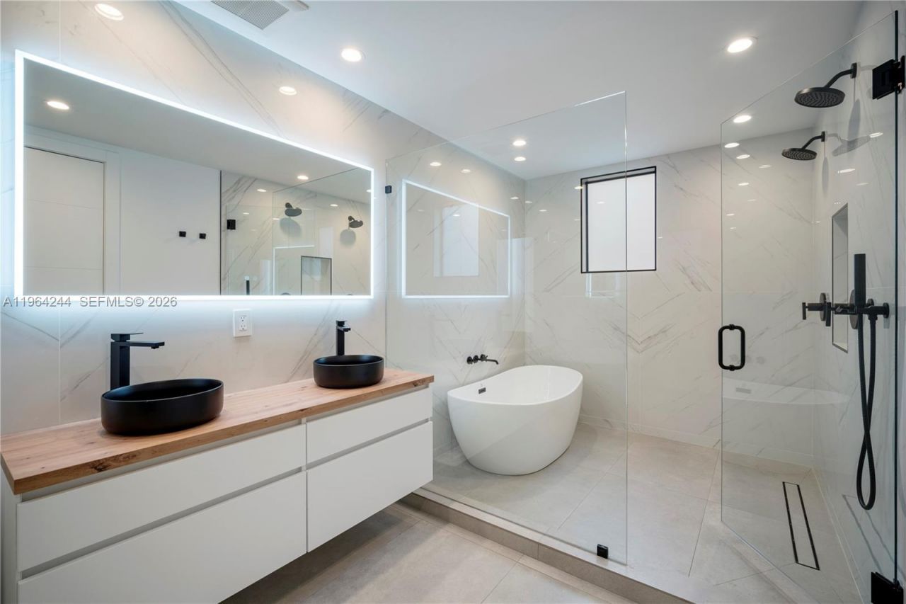 2962 W Trade Ave, Coconut Grove, FL 33133 Photo