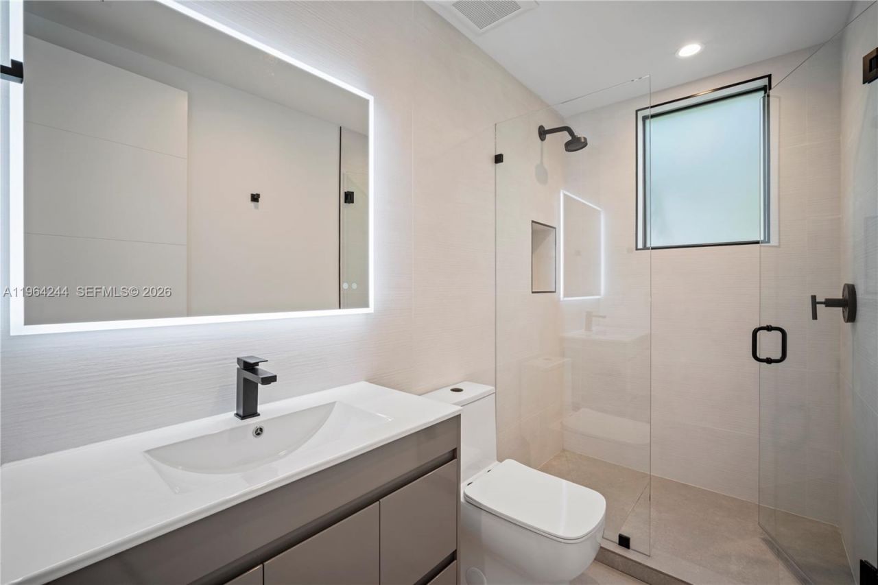 2962 W Trade Ave, Coconut Grove, FL 33133 Photo