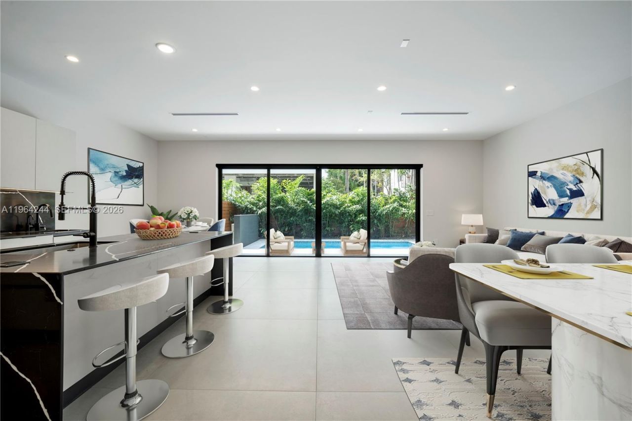 2962 W Trade Ave, Coconut Grove, FL 33133 Photo