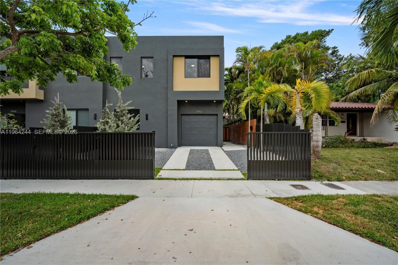 2962 W Trade Ave, Coconut Grove, FL 33133 Photo