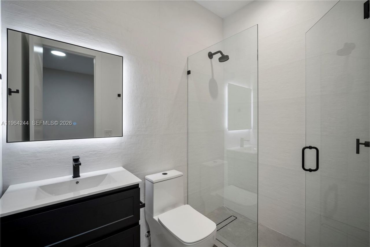 2962 W Trade Ave, Coconut Grove, FL 33133 Photo