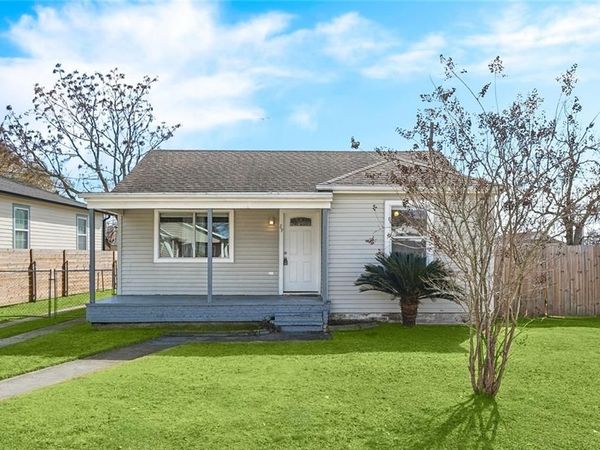 29 GIBBS Drive, Chalmette, LA 70043