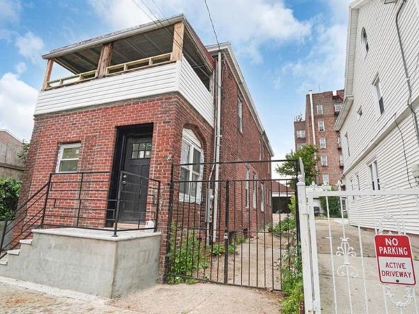 679 E 221st Street, Bronx, NY 10467