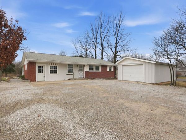 15019 Auburn Road, Fort Wayne, IN 46845