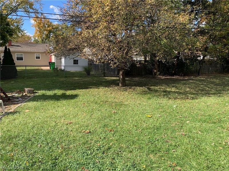 388 Fairwood Circle, Berea, OH 44017 Photo 11