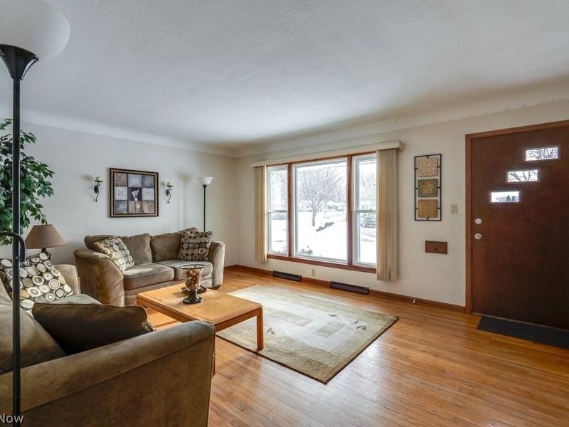 388 Fairwood Circle, Berea, OH 44017 Photo 3