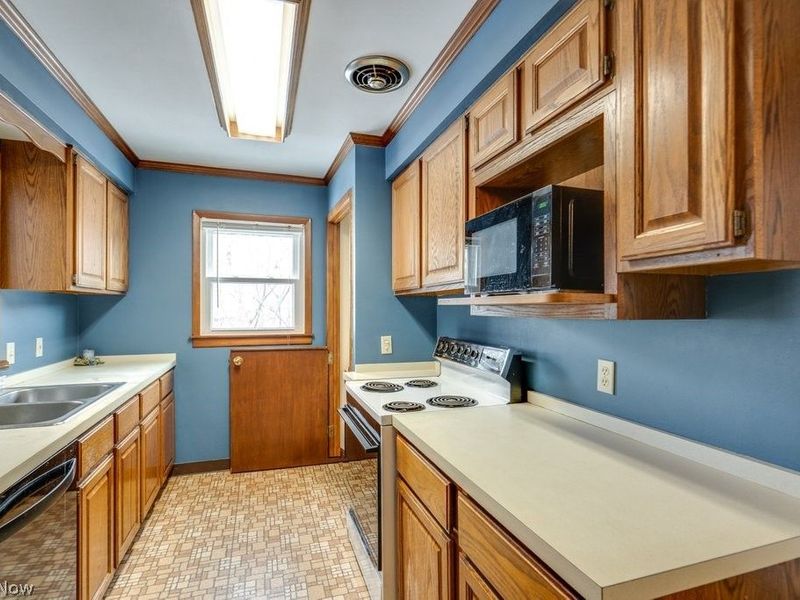 388 Fairwood Circle, Berea, OH 44017 Photo 30