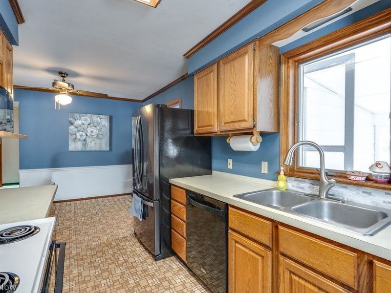 388 Fairwood Circle, Berea, OH 44017 Photo 31