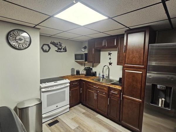 1066 NARVON ROAD, NARVON, PA 17555