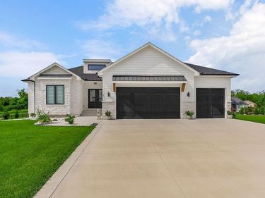 1 S Buffalo Ridge Court, Lake Winnebago, MO 64034