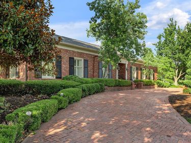 1401 Pendennis Circle, Lexington, KY 40502