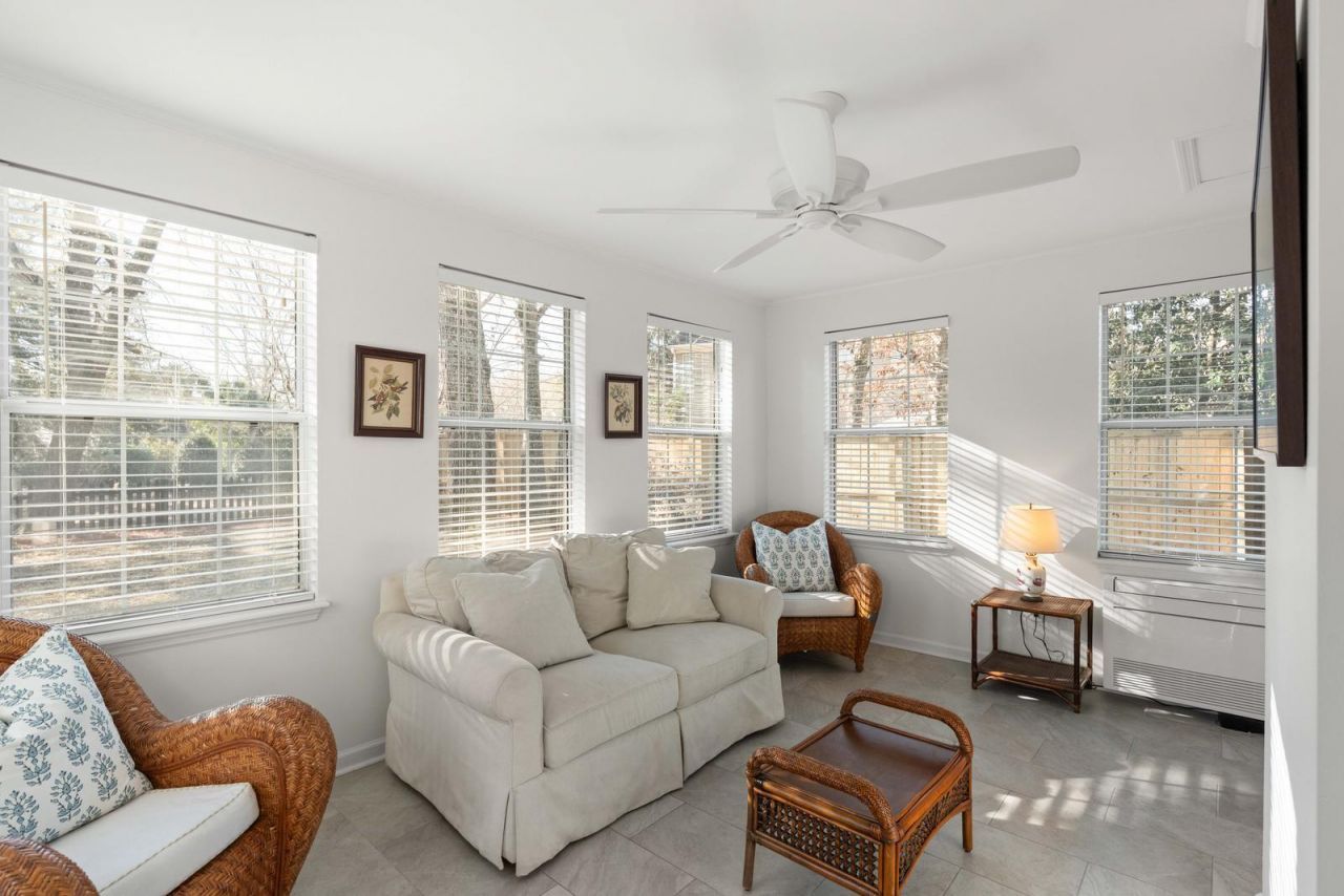 1226 Spoon Court Photo 9