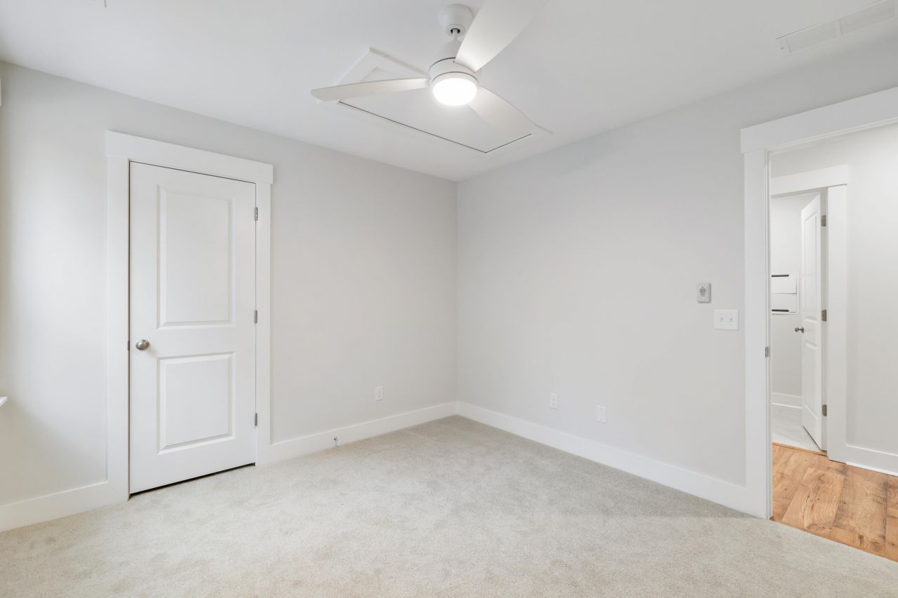 1788 Melody Lane Photo 32