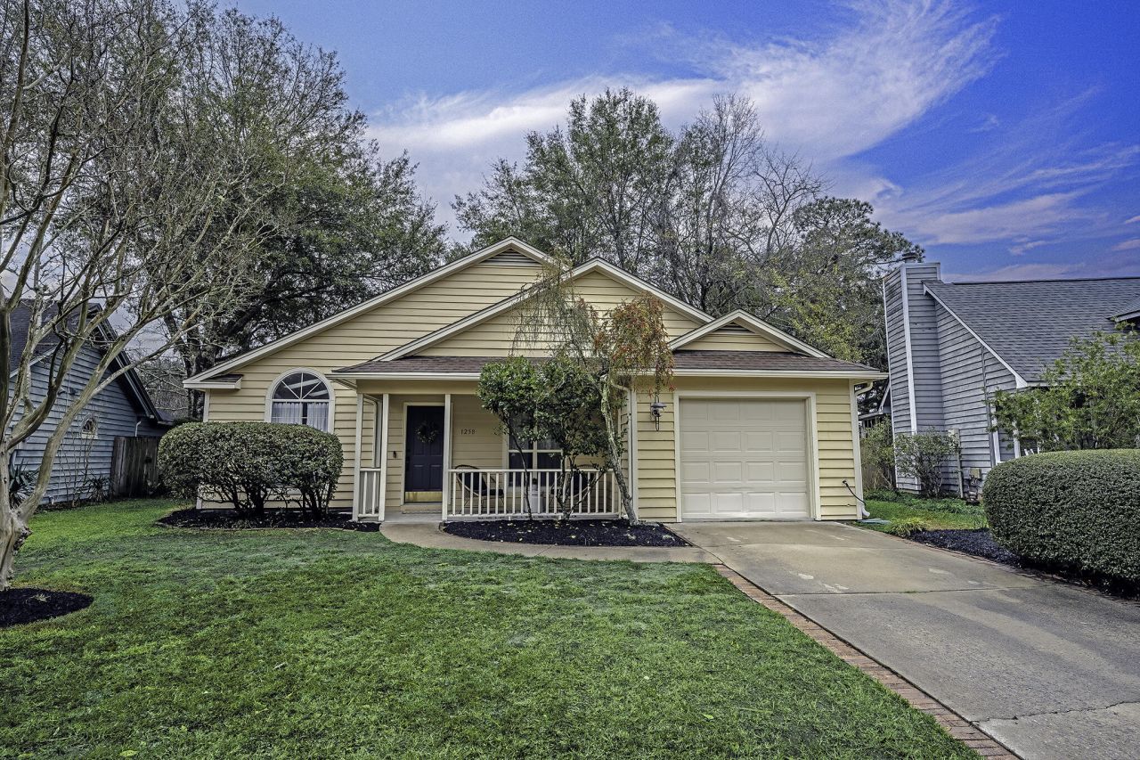 1258 Llewellyn Road Photo 1