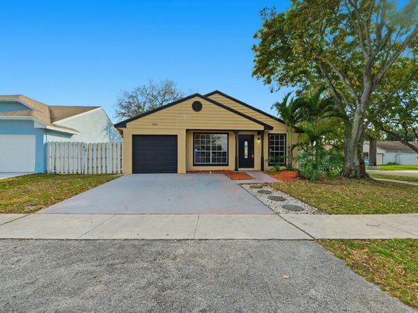 8666 SW 14th Street, Pembroke Pines, FL 33025