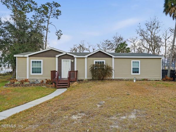 102 LAKE SHORE Lane, Crescent City, FL 32112