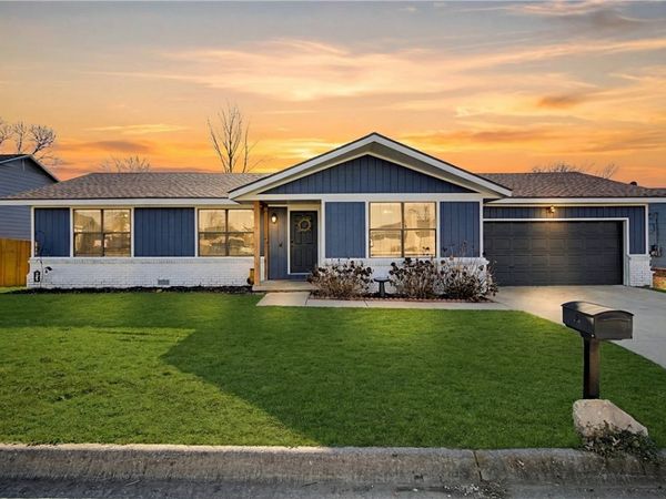 924 S 25th Street , Rogers, AR 72758