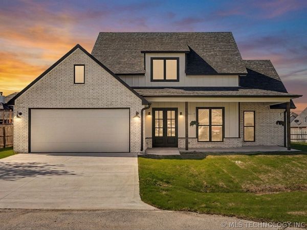 3618 W Evergreen Street, Skiatook, OK 74070