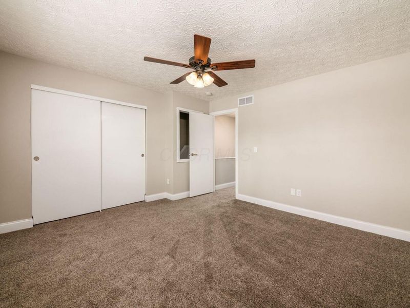 7912 Meadowhaven Boulevard, Columbus, OH 43235 Photo 10