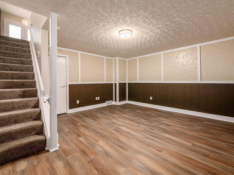 7912 Meadowhaven Boulevard, Columbus, OH 43235 Photo 13