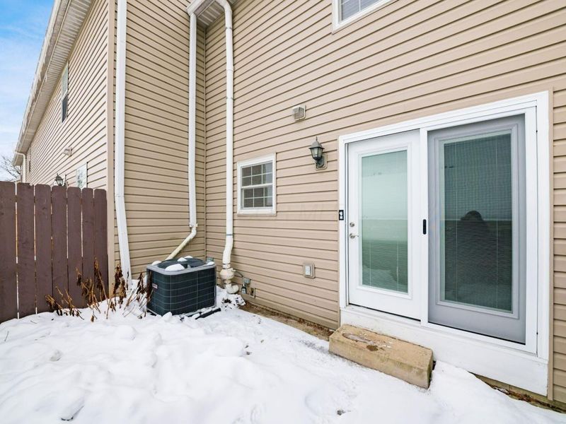 7912 Meadowhaven Boulevard, Columbus, OH 43235 Photo 16