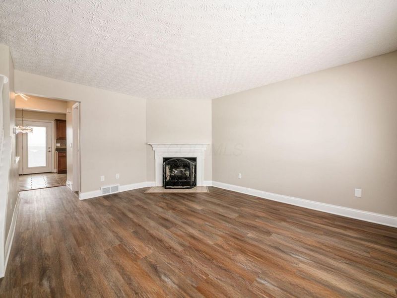 7912 Meadowhaven Boulevard, Columbus, OH 43235 Photo 2