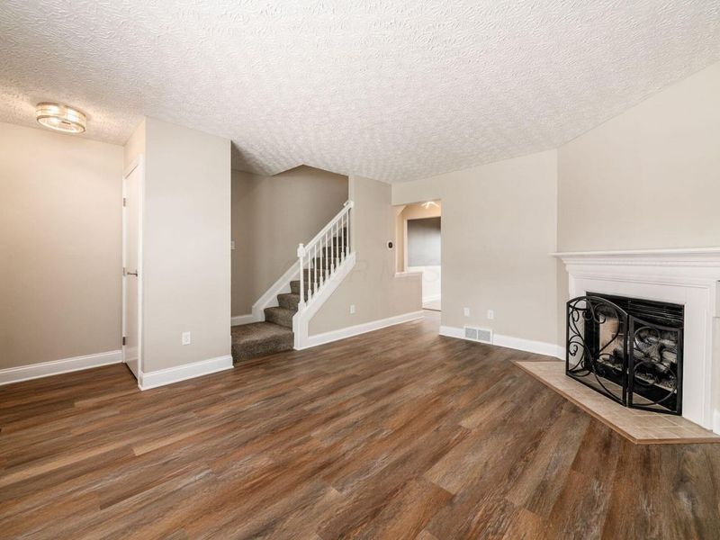 7912 Meadowhaven Boulevard, Columbus, OH 43235 Photo 3