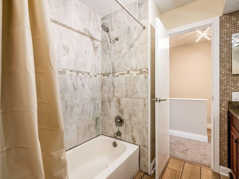 7912 Meadowhaven Boulevard, Columbus, OH 43235 Photo 8