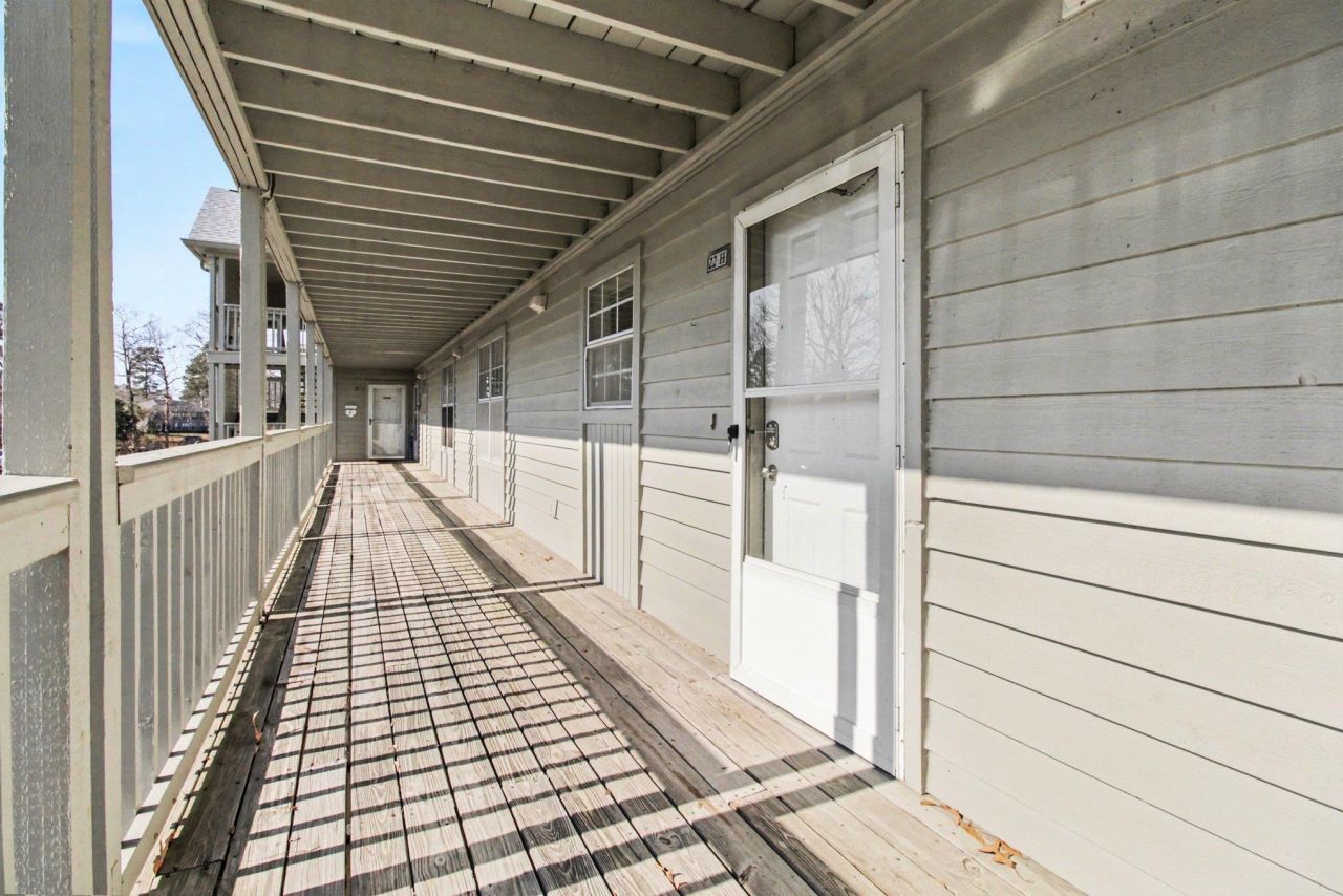 922 Fairwood Lakes Ln.  Photo 18