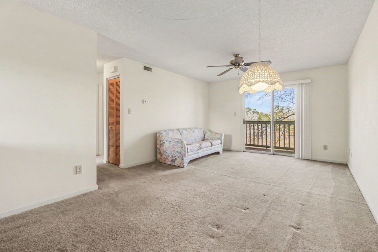 922 Fairwood Lakes Ln.  Photo 5