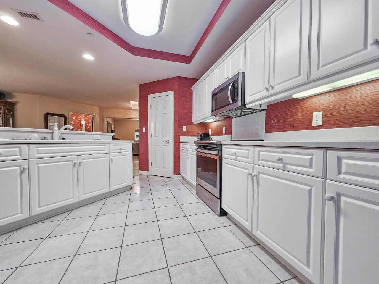 8500 Margate Circle  Photo 13