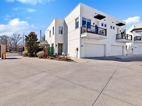 101 Crossroads Circle, Westworth Village, TX 76114