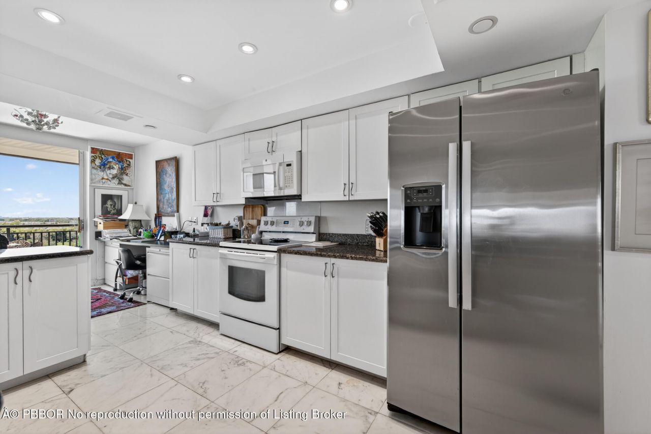 2427 Presidential Way, Unit APT 803, West Palm Beach, FL 33401 Photo