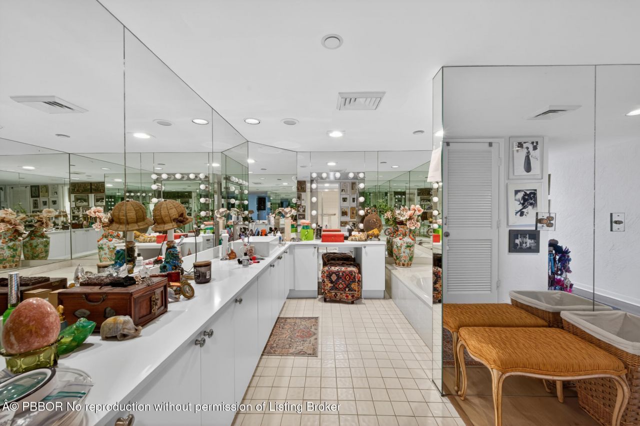 2427 Presidential Way, Unit APT 803, West Palm Beach, FL 33401 Photo